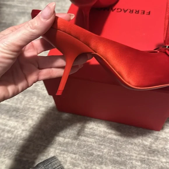 BRAND NEW never worn Ferragamo satin mules, size 6 1/2! - Picture 10 of 11